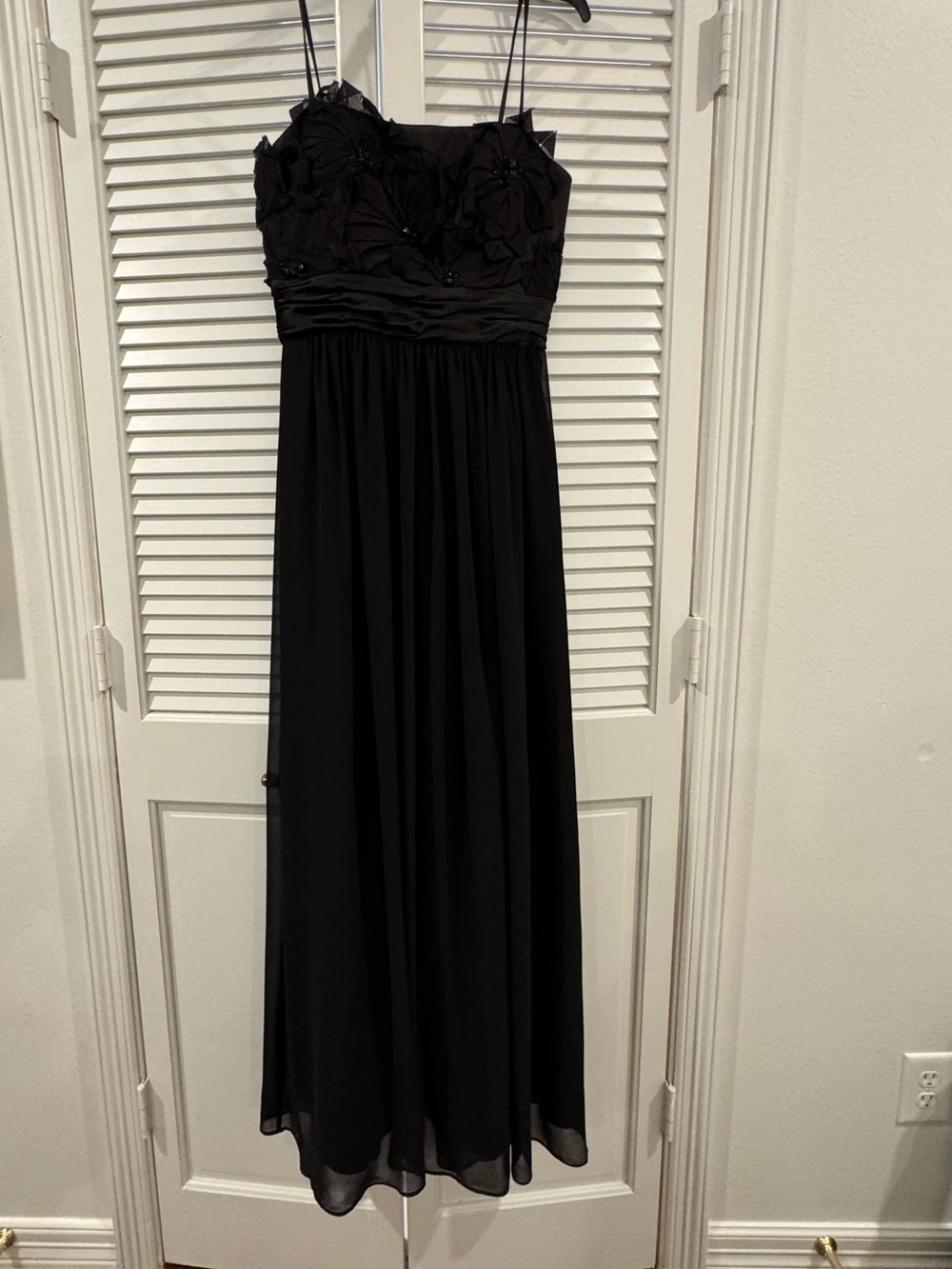 Max & Cleo Black Floral-Applique Spaghetti-Strap Maxi Gown